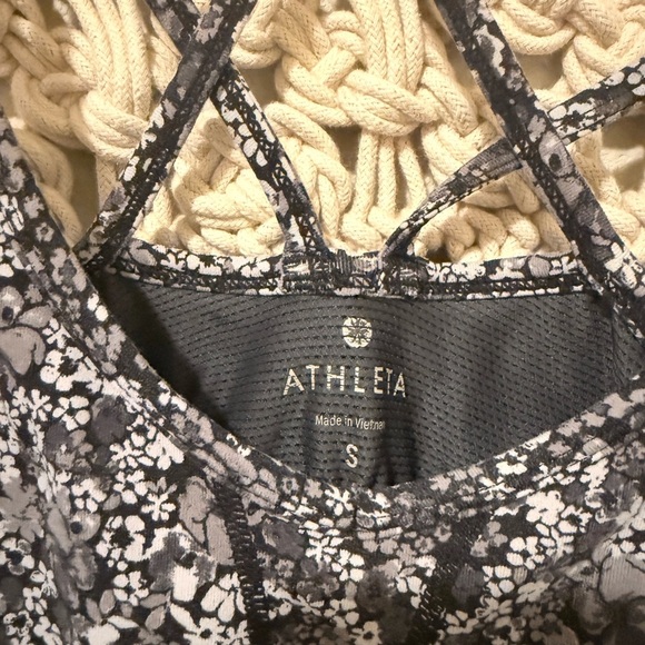 Athleta Floral Sports Tank Women’s Size Small – Built-In Bra Support, Athletic - Picture 3 of 3